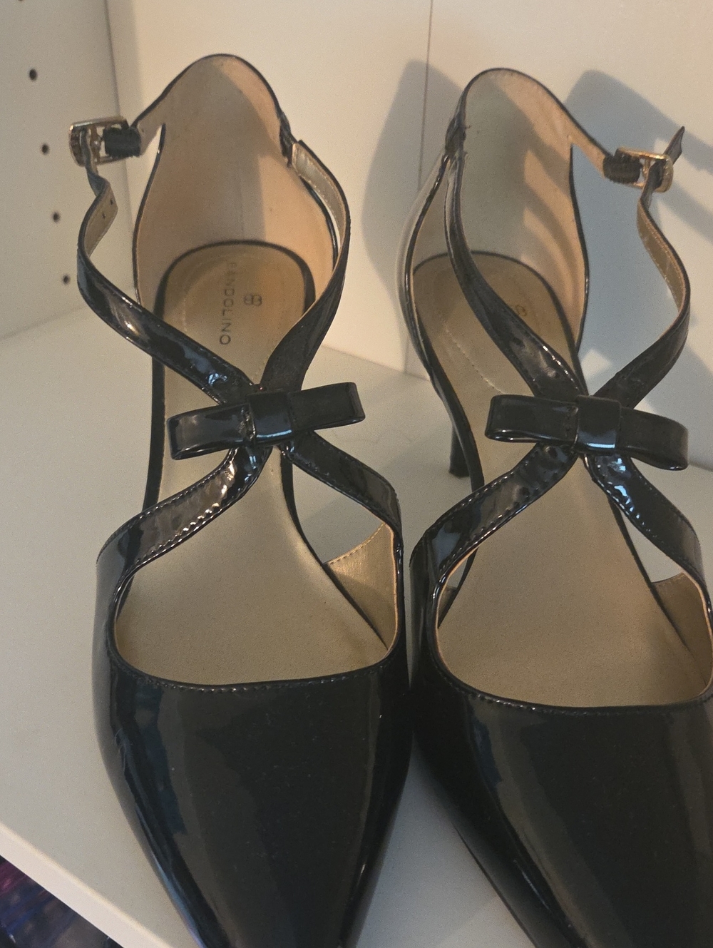 🎀 Bandolino Black Patent Cross-Strap Pointed Toe Heels with Bow